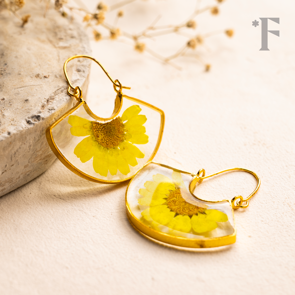 Daisy Delight Earrings | Real flower Jewelry | Florgem